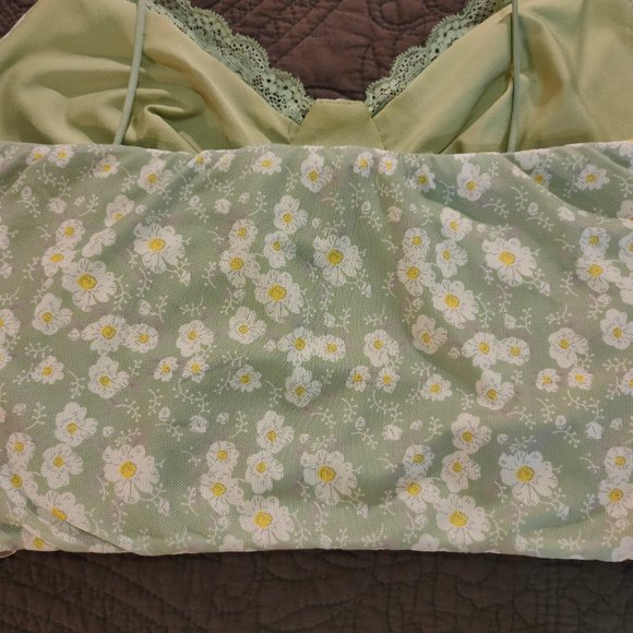 Green floral crop top - Picture 2 of 11